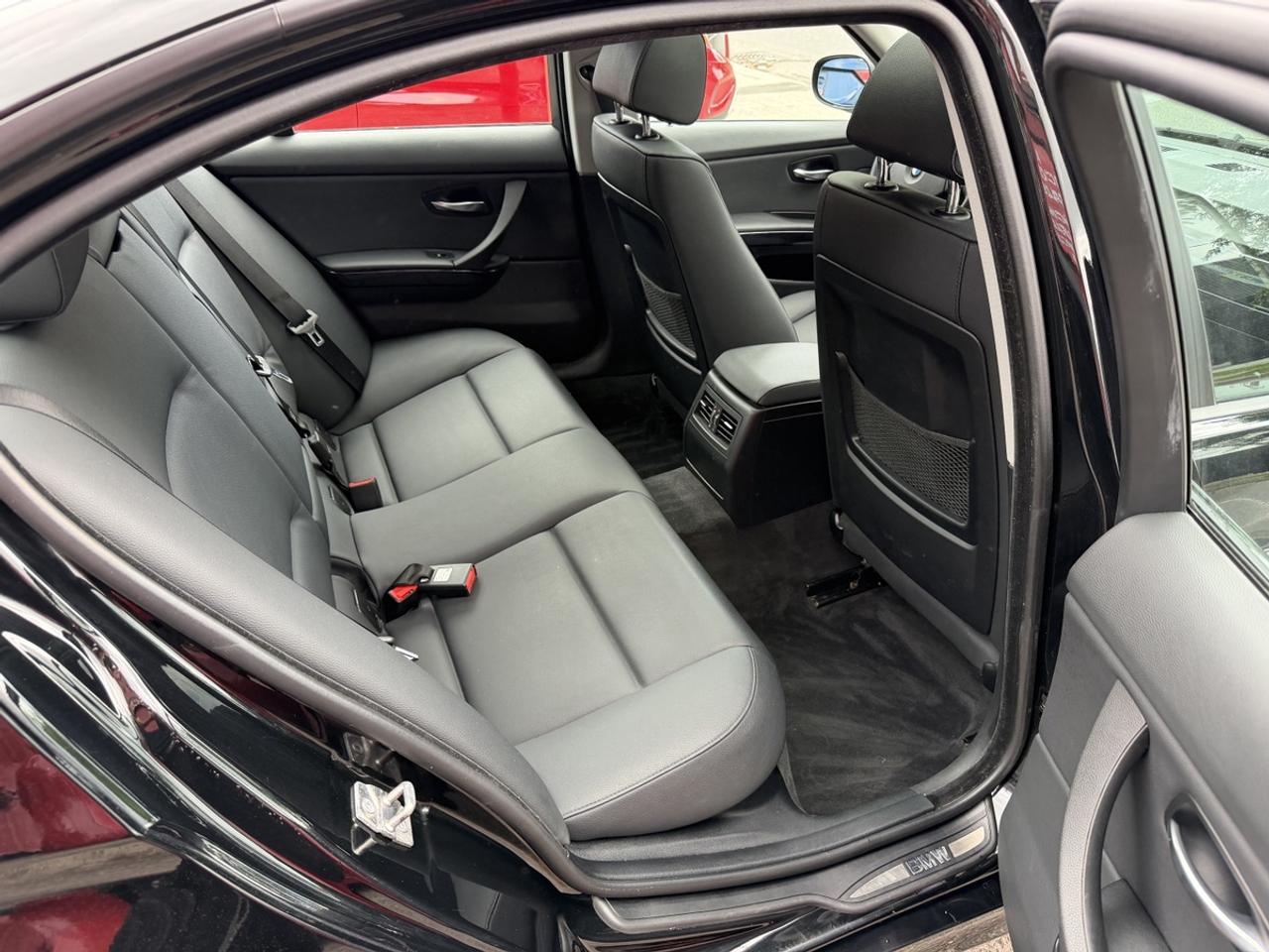 2009 BMW 3-Series 328i xDrive 6-SPEED Photo