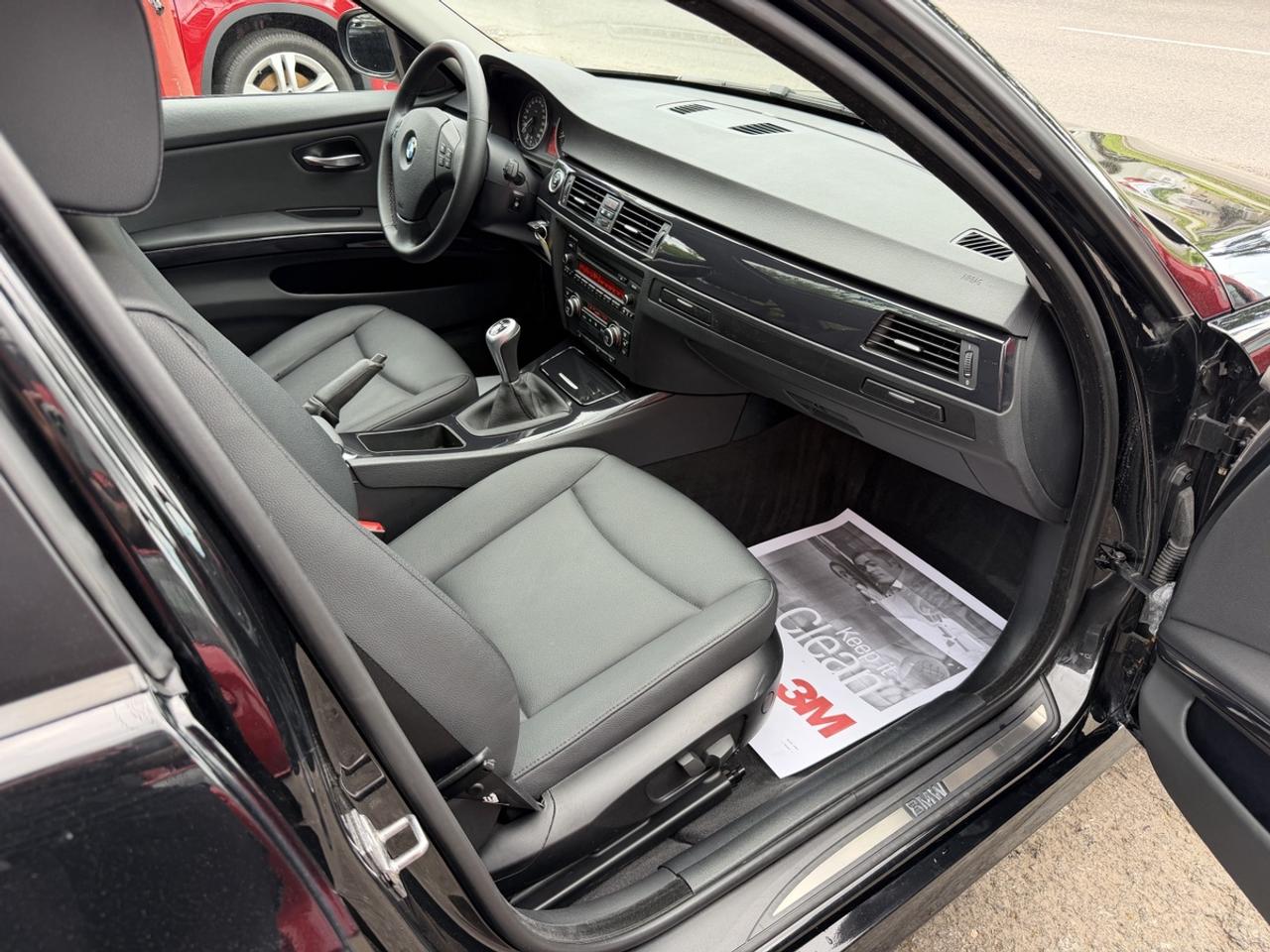 2009 BMW 3-Series 328i xDrive 6-SPEED Photo