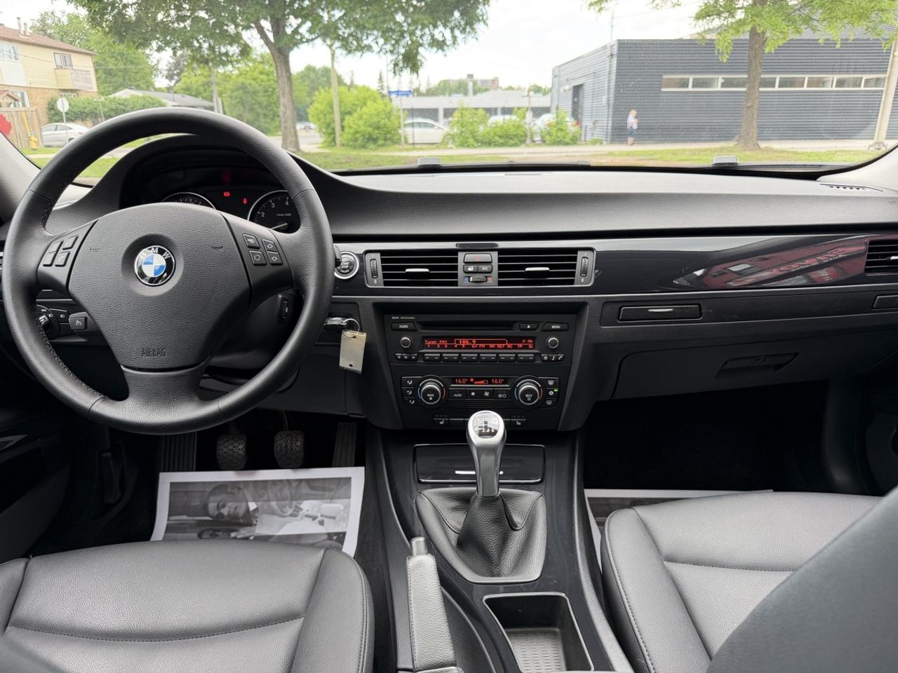2009 BMW 3-Series 328i xDrive 6-SPEED Photo