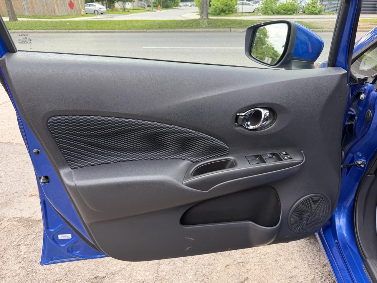 2017 Nissan Versa Note SV Photo