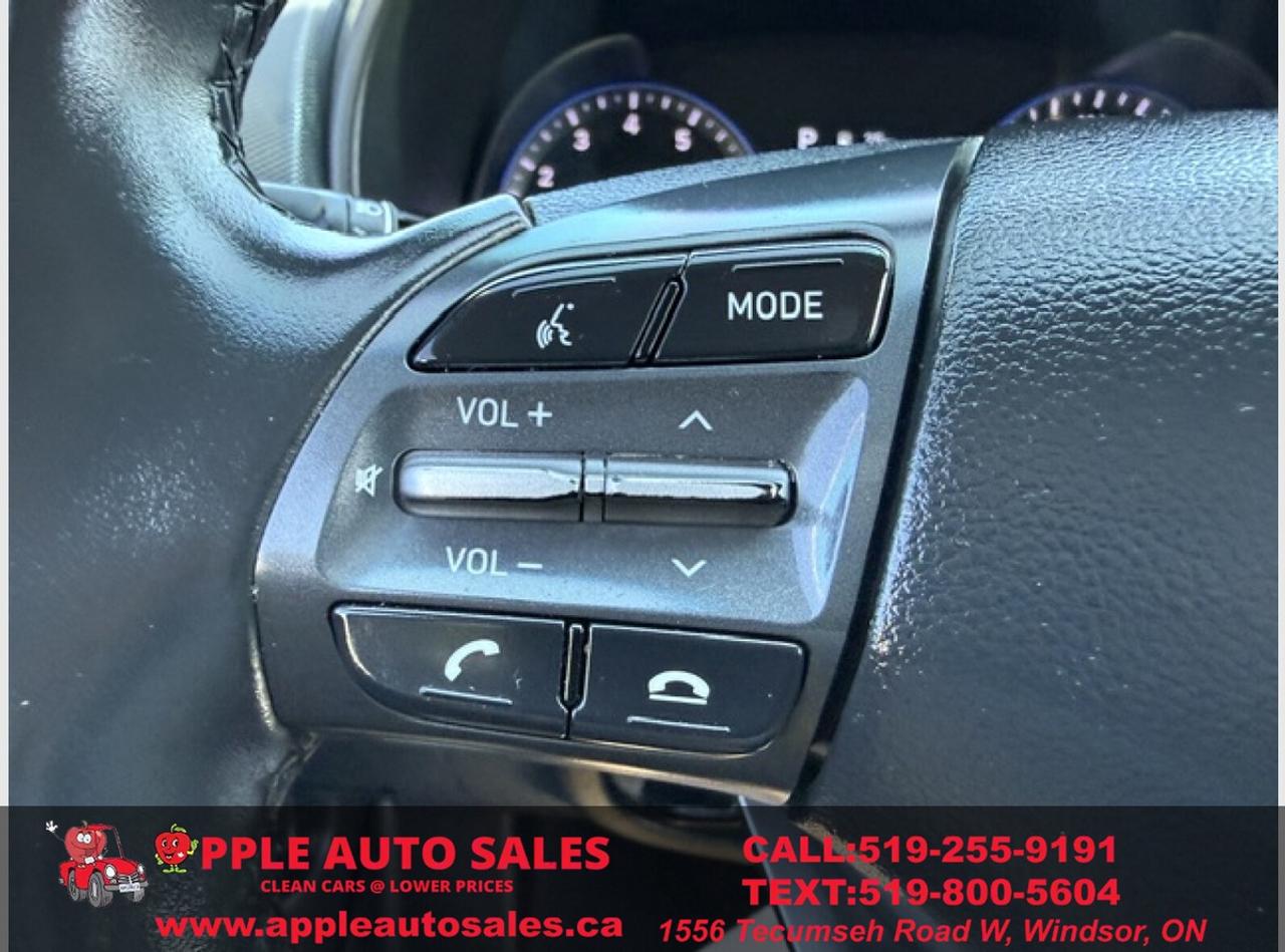 2019 Hyundai KONA SEL Photo