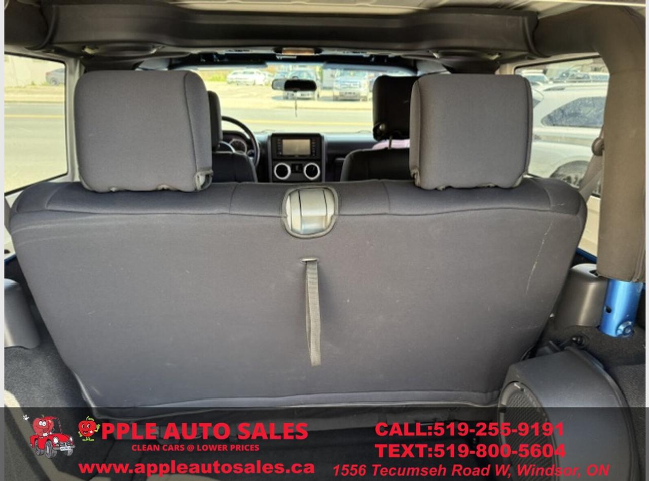 2010 Jeep Wrangler Sahara Photo