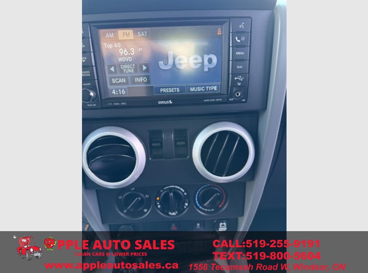 2010 Jeep Wrangler Sahara Photo