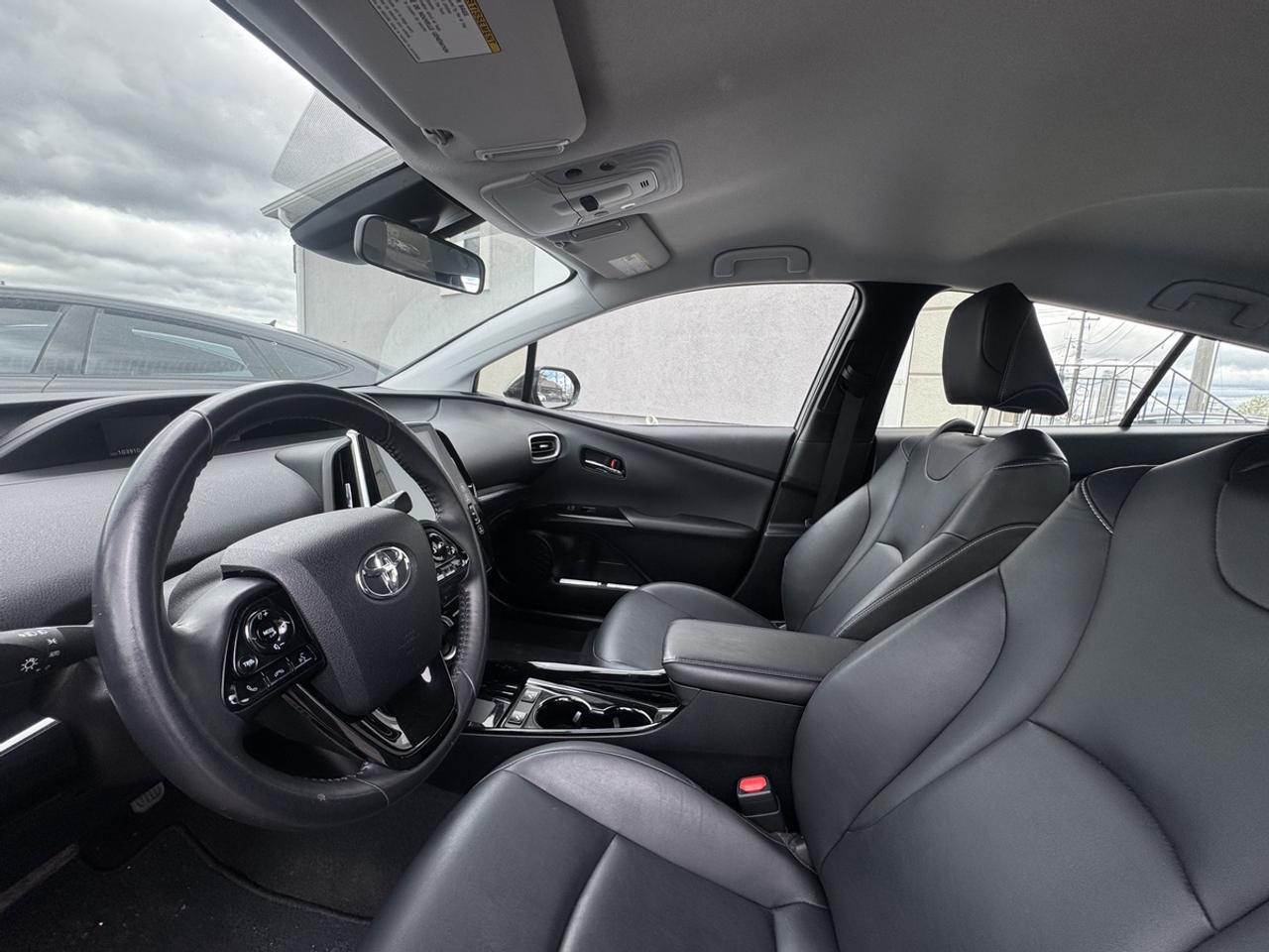 2020 Toyota Prius Prime XLE Photo4