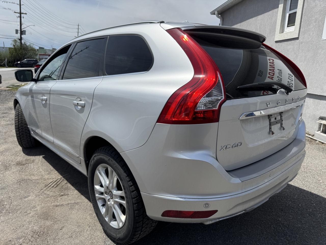 2017 Volvo XC60 T6 Drive-E Premier Photo