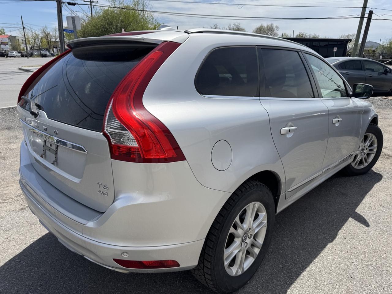 2017 Volvo XC60 T6 Drive-E Premier Photo