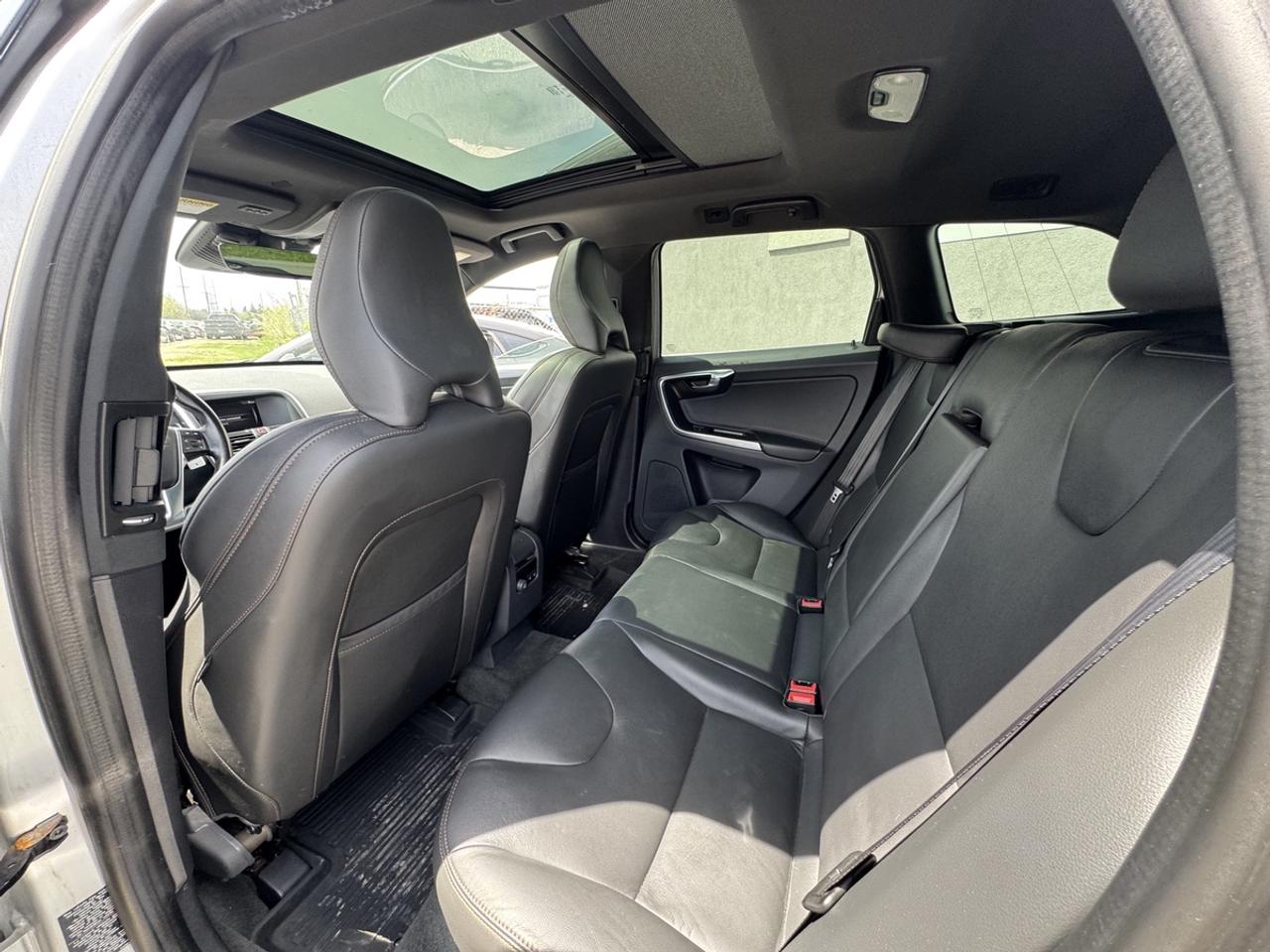 2017 Volvo XC60 T6 Drive-E Premier Photo