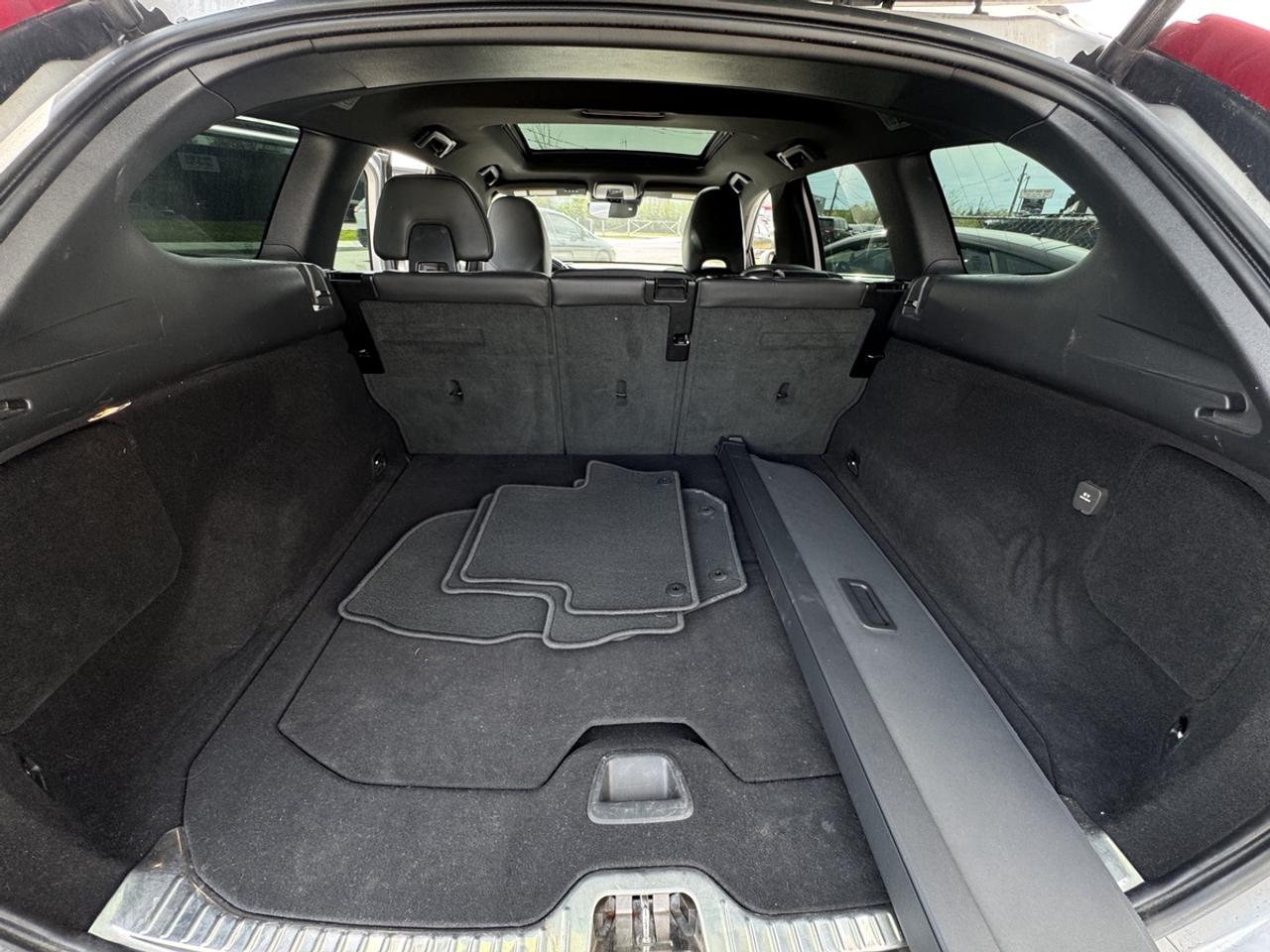2017 Volvo XC60 T6 Drive-E Premier Photo
