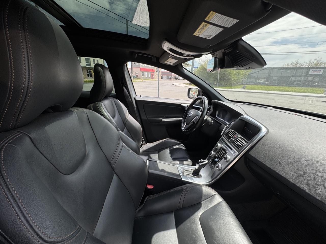 2017 Volvo XC60 T6 Drive-E Premier Photo