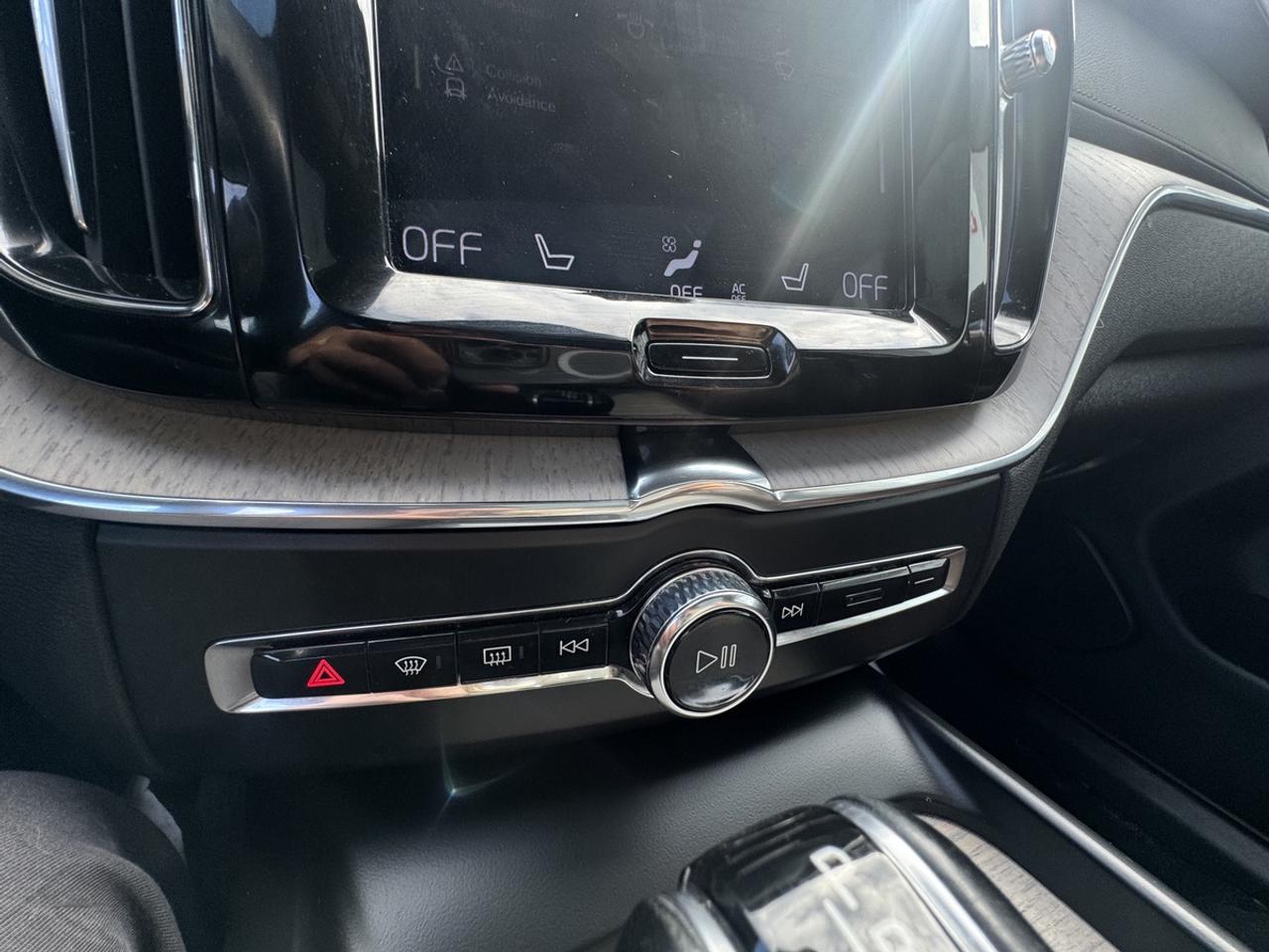 2019 Volvo XC60 T6 Inscription Photo
