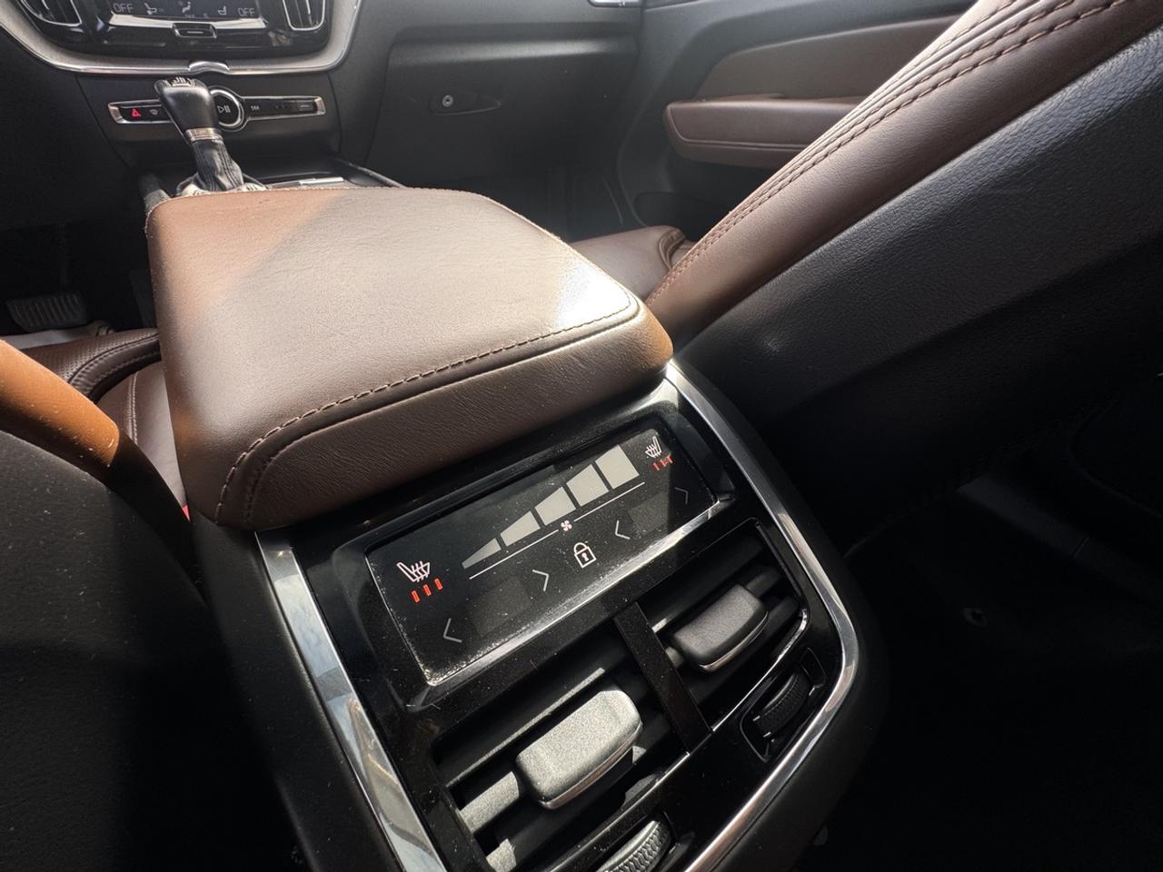 2019 Volvo XC60 T6 Inscription Photo