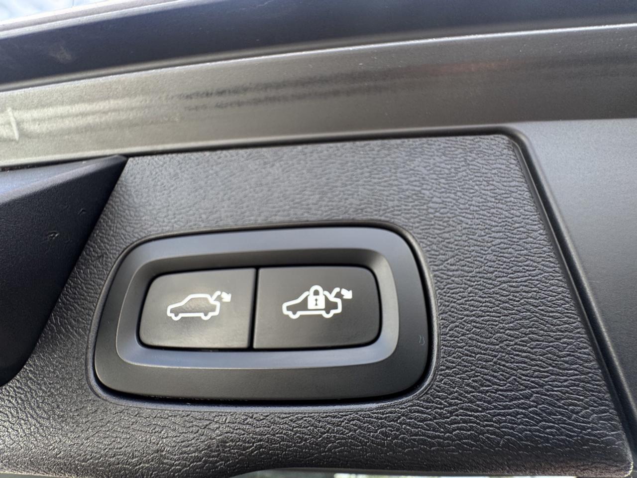 2019 Volvo XC60 T6 Inscription Photo