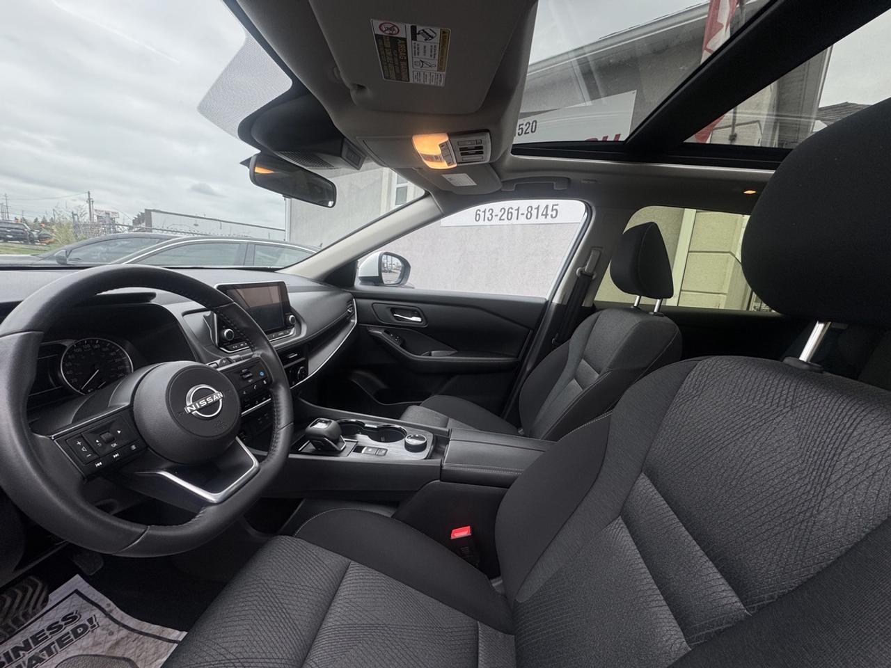 2024 Nissan Rogue SV Photo4