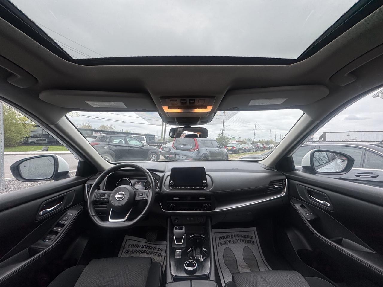 2024 Nissan Rogue SV Photo