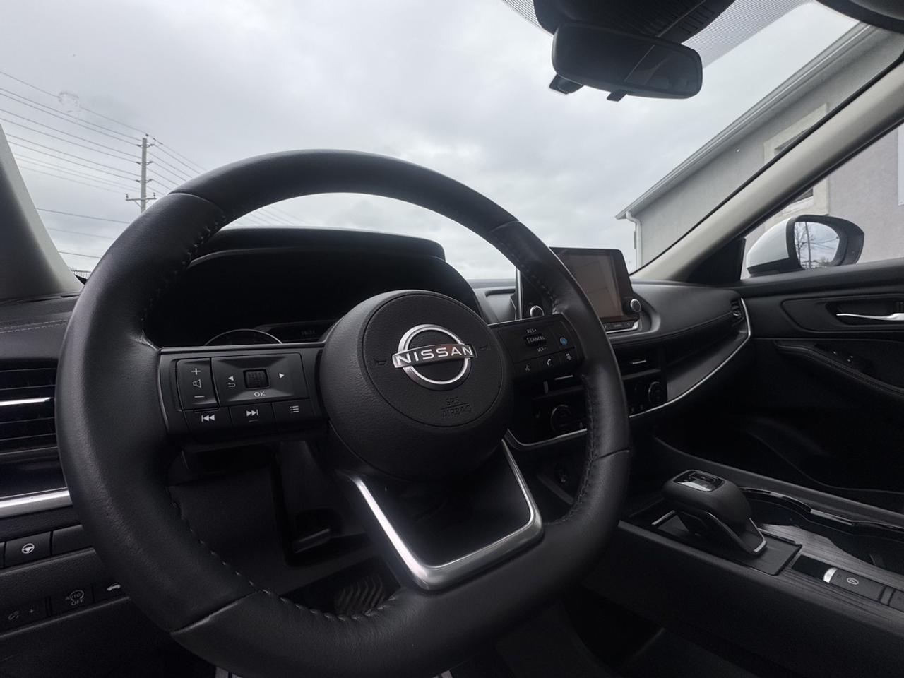 2024 Nissan Rogue SV Photo