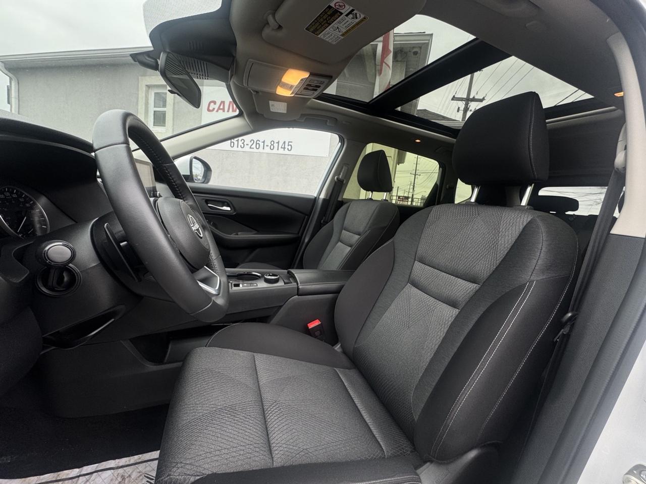 2024 Nissan Rogue SV Photo