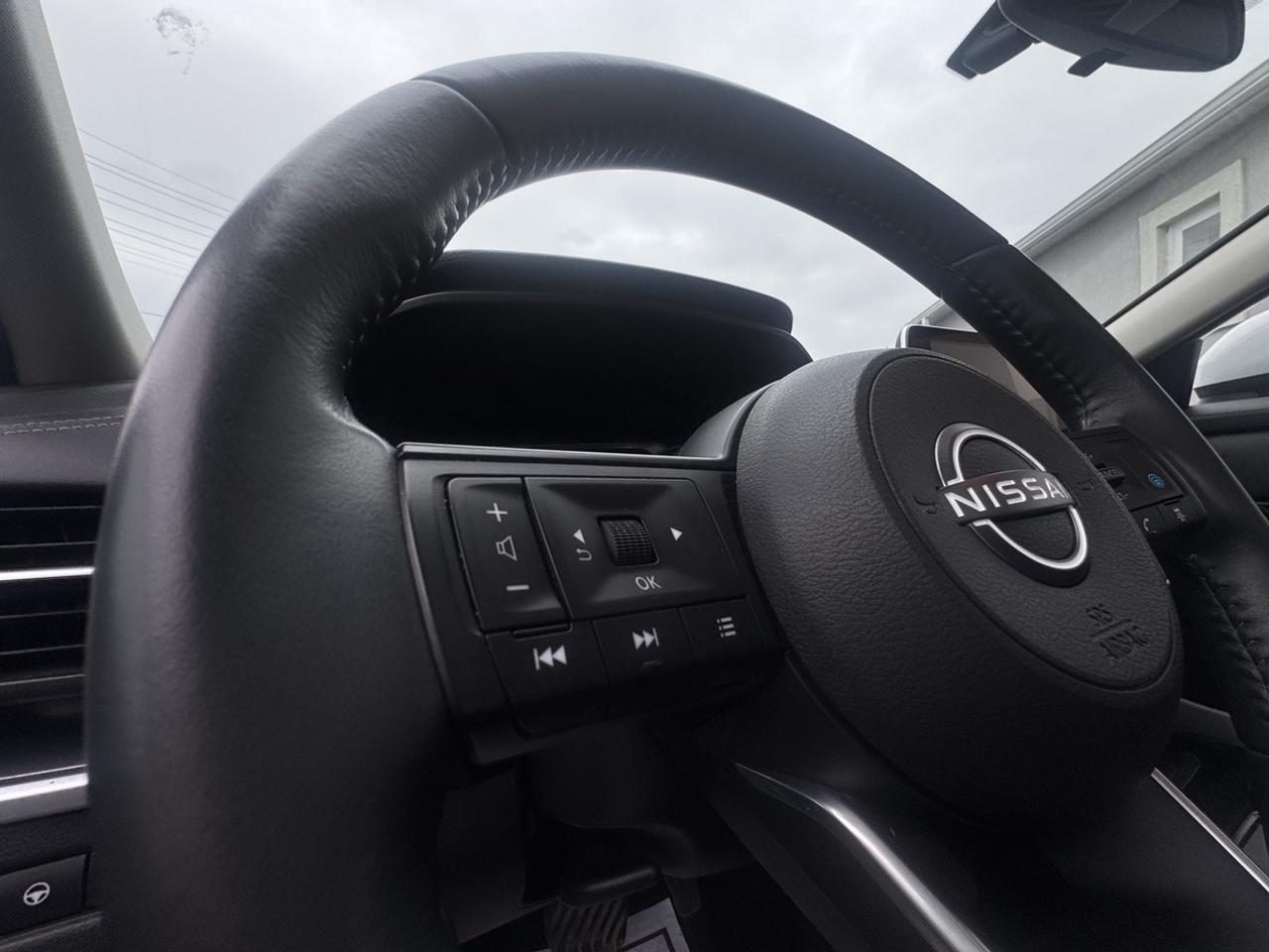 2024 Nissan Rogue SV Photo