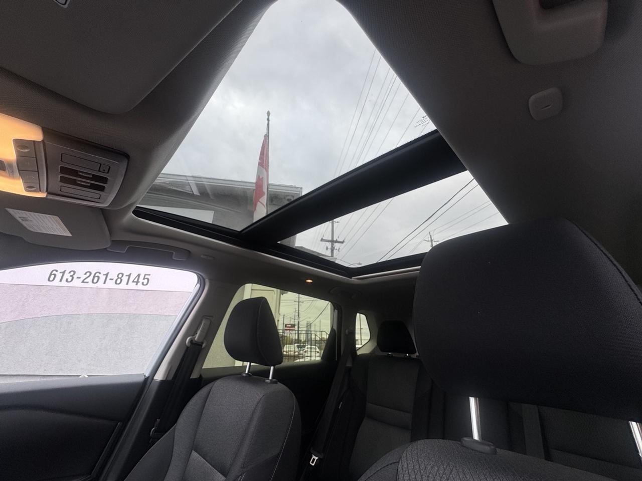 2024 Nissan Rogue SV Photo
