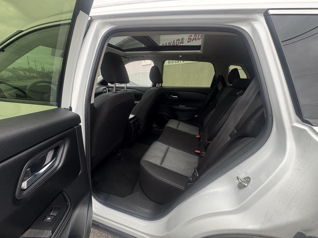2024 Nissan Rogue SV Photo