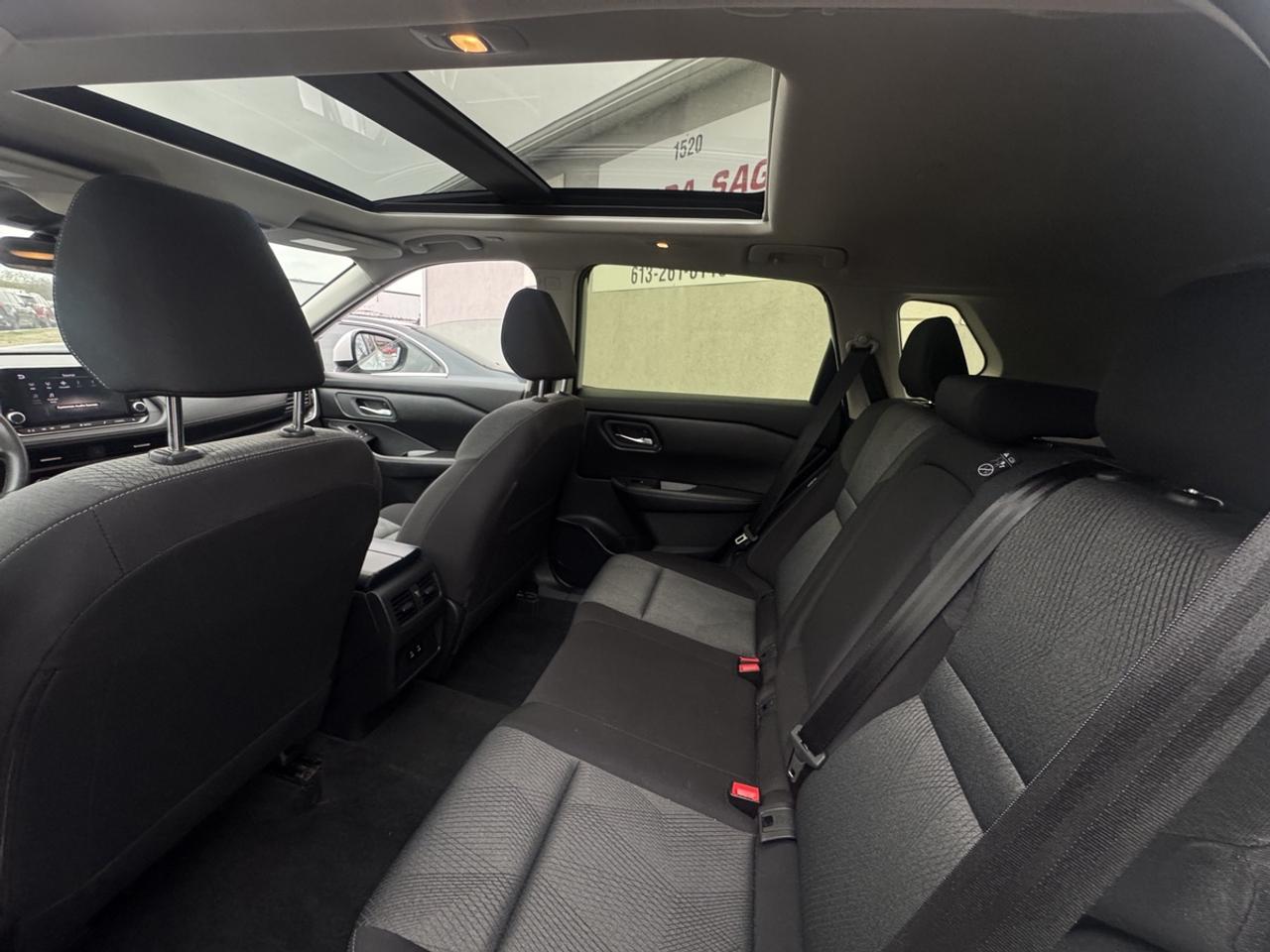 2024 Nissan Rogue SV Photo
