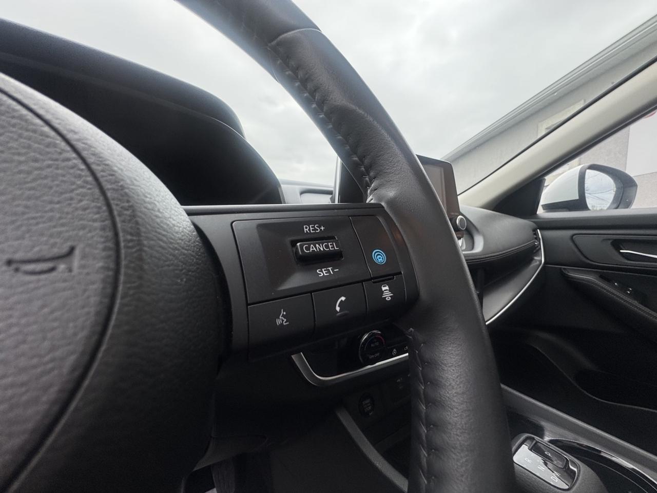 2024 Nissan Rogue SV Photo