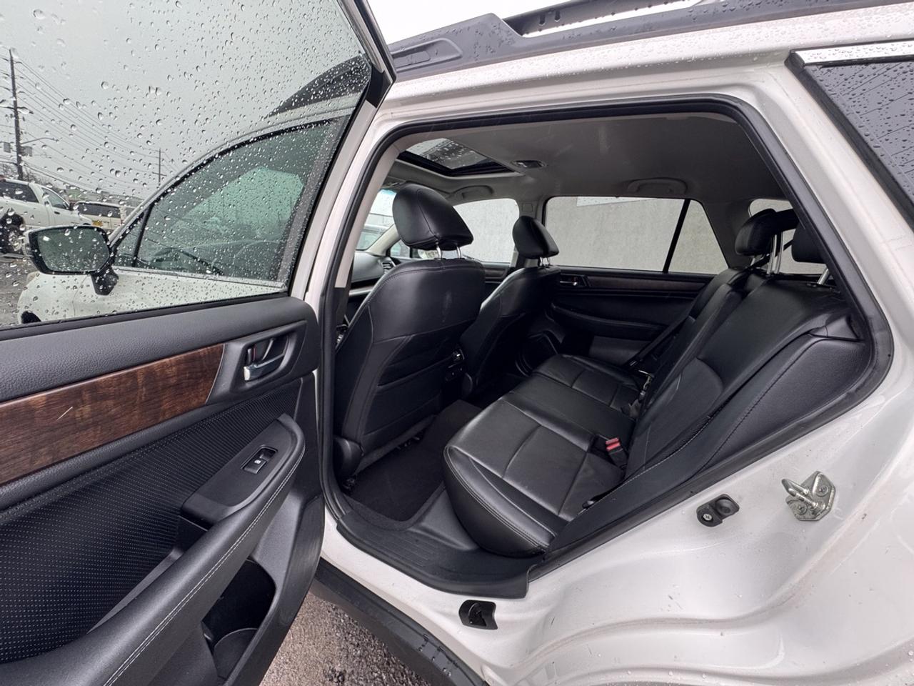 2016 Subaru Outback Limited&Tech Pkg Photo