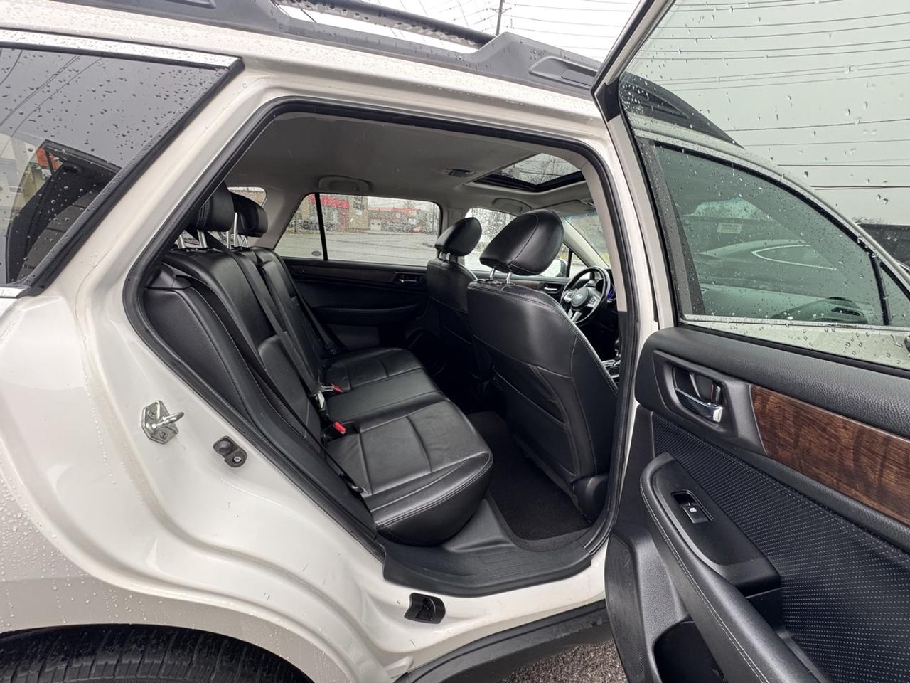 2016 Subaru Outback Limited&Tech Pkg Photo