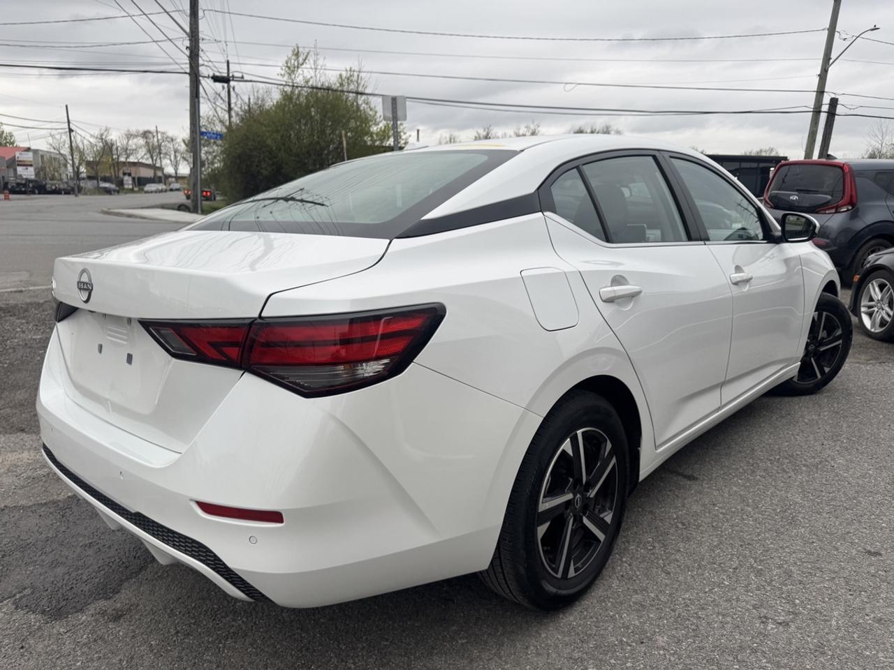 2025 Nissan Sentra SV Photo