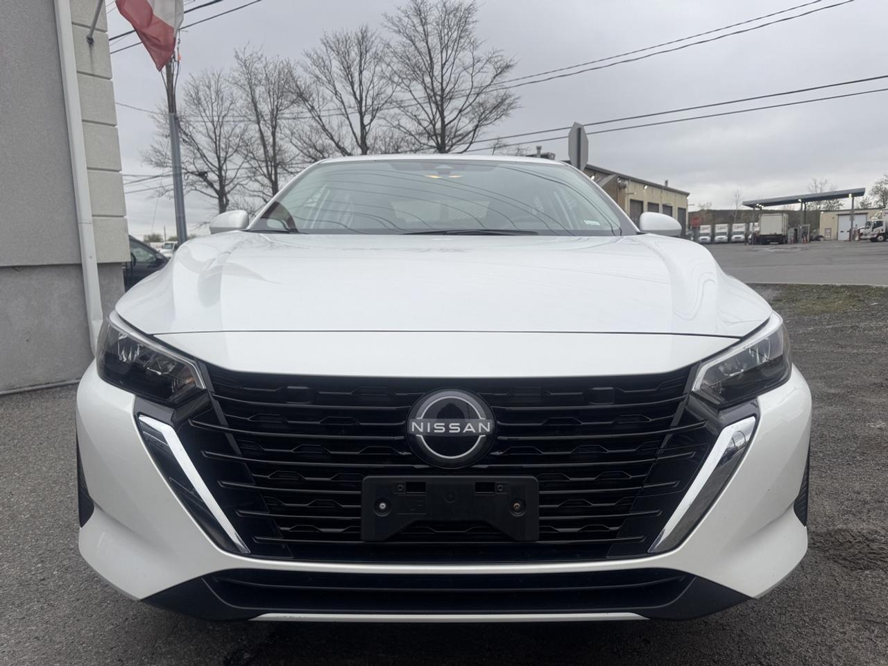 2025 Nissan Sentra SV Photo