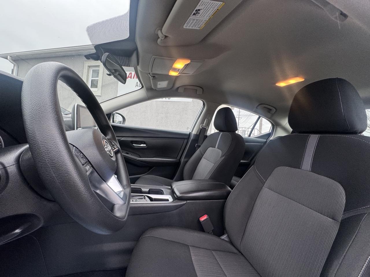 2025 Nissan Sentra SV Photo