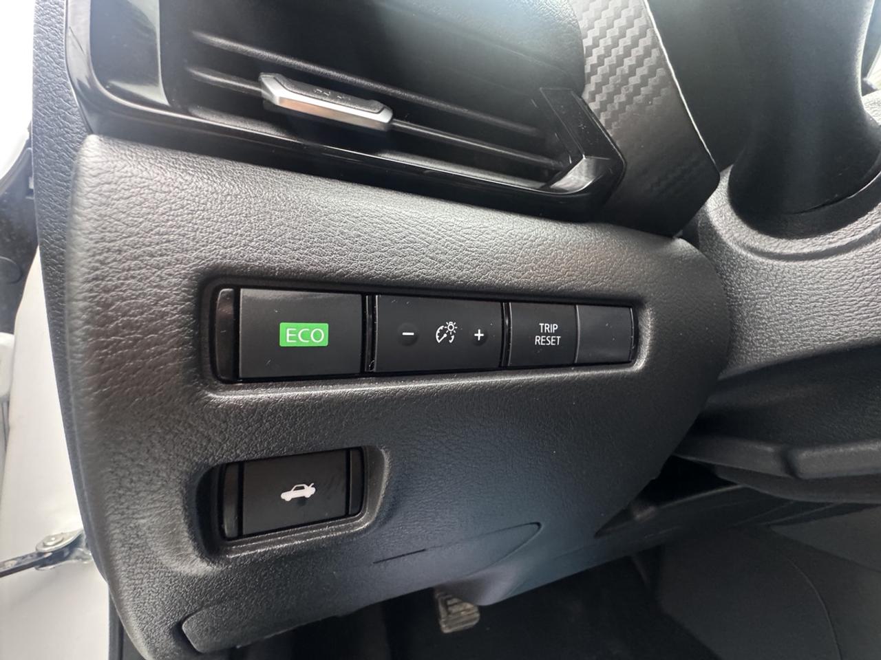 2025 Nissan Sentra SV Photo