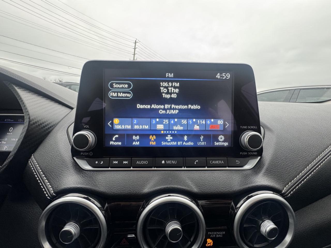 2025 Nissan Sentra SV Photo