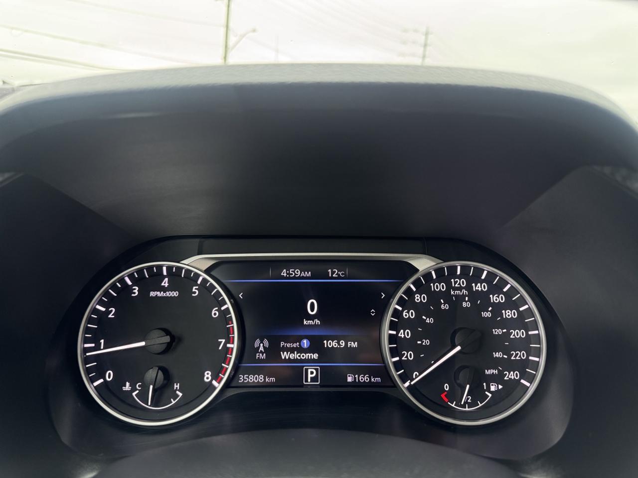 2025 Nissan Sentra SV Photo