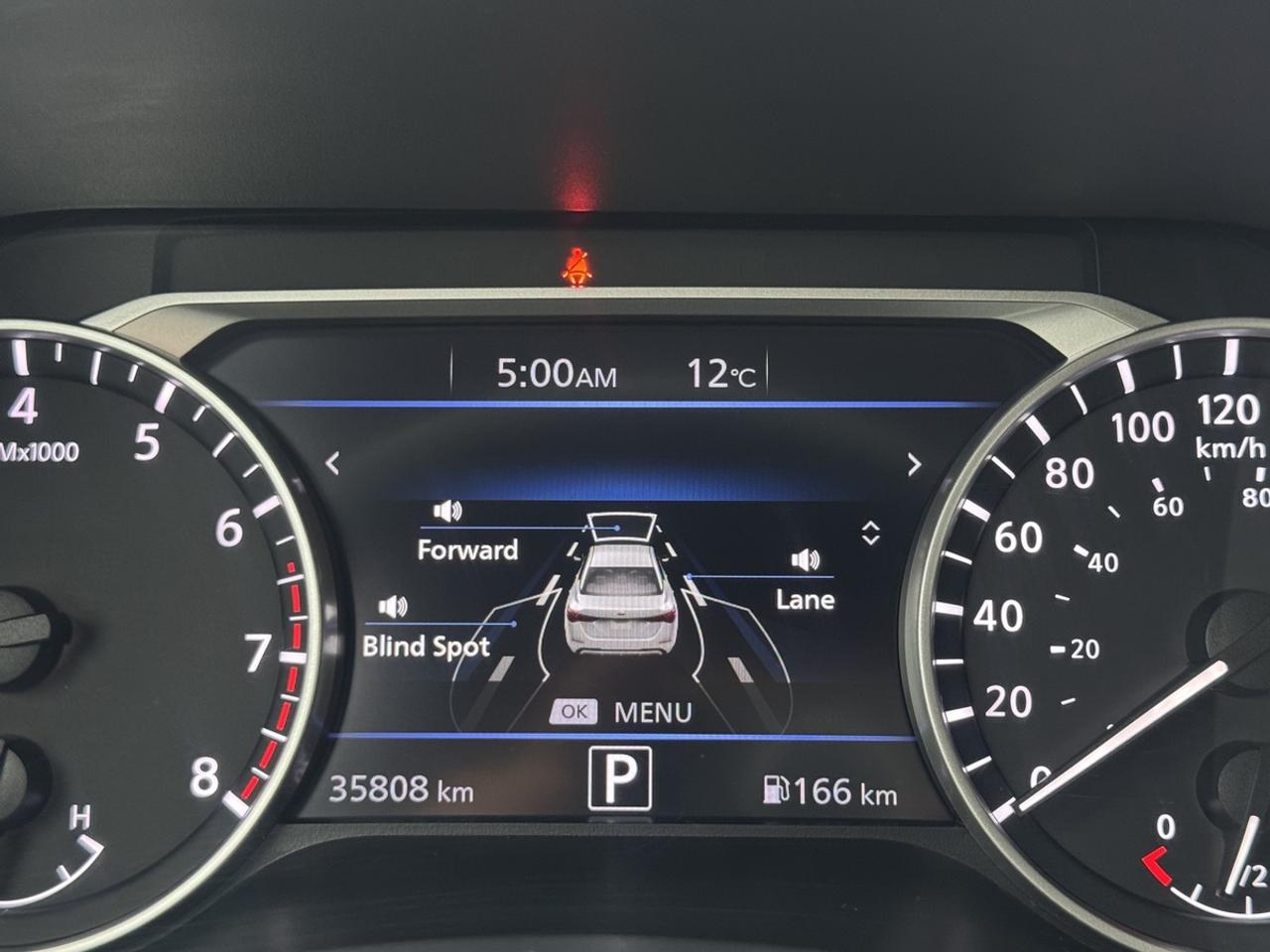 2025 Nissan Sentra SV Photo