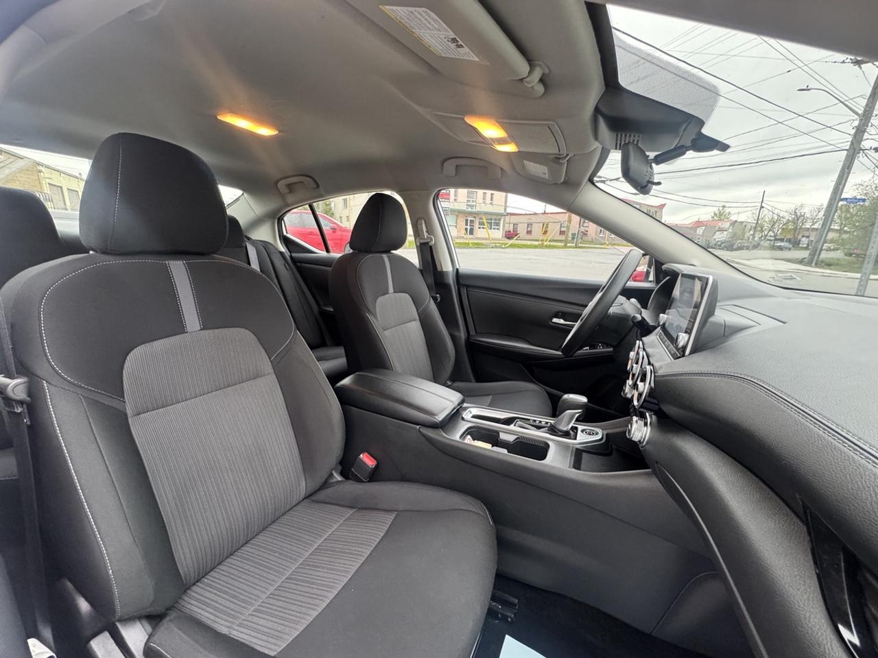 2025 Nissan Sentra SV Photo