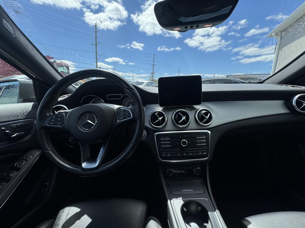 2017 Mercedes-Benz GLA-Class GLA250 Photo