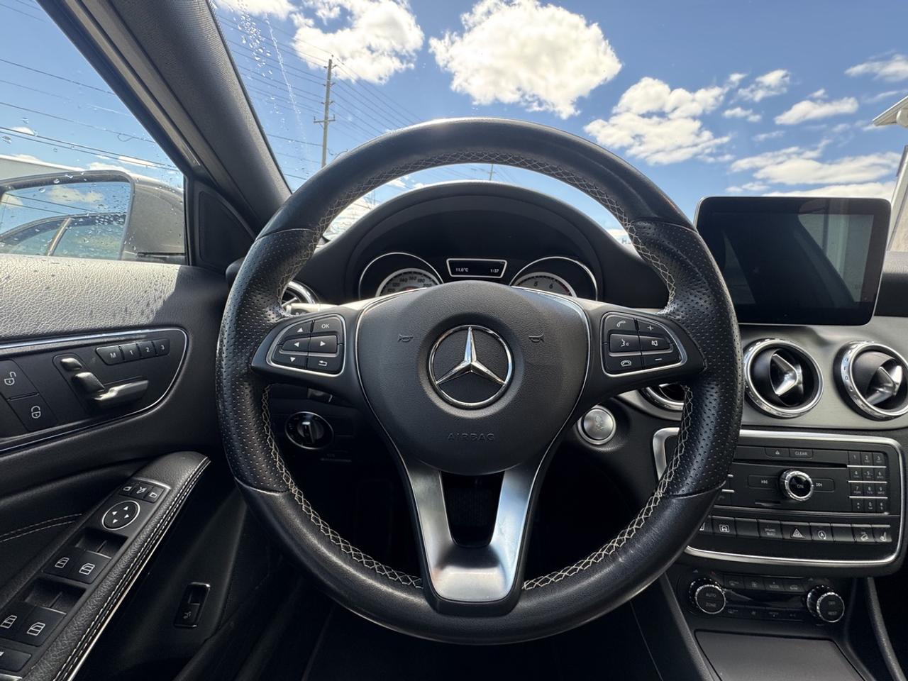 2017 Mercedes-Benz GLA-Class GLA250 Photo