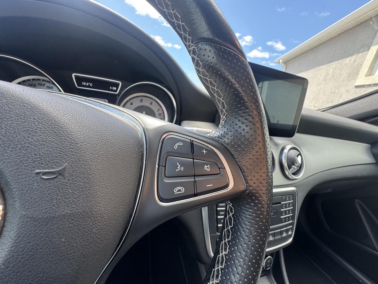 2017 Mercedes-Benz GLA-Class GLA250 Photo
