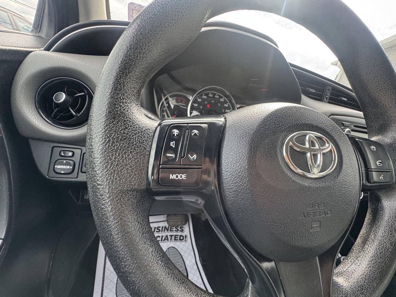 2018 Toyota Yaris LE Photo