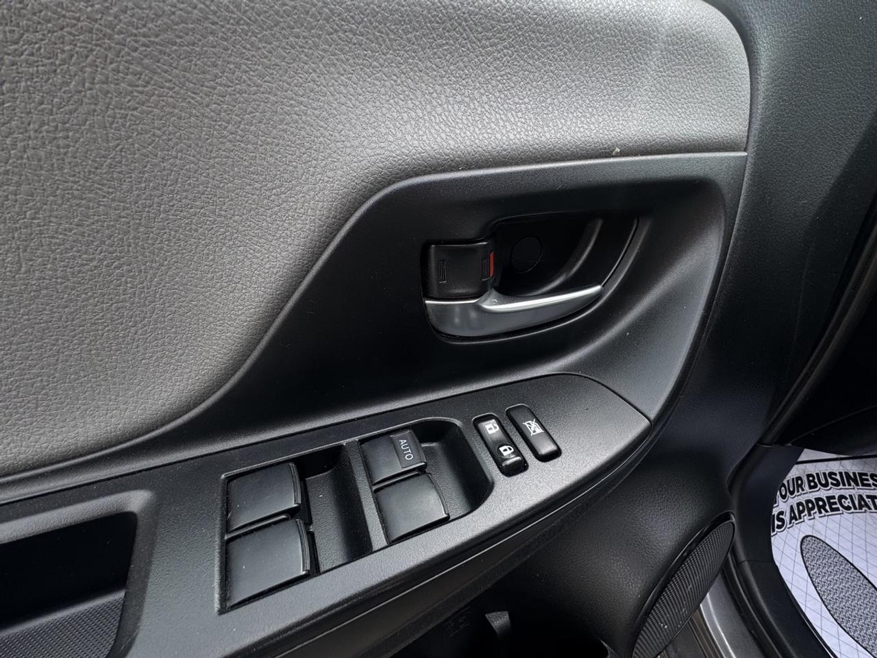 2018 Toyota Yaris LE Photo