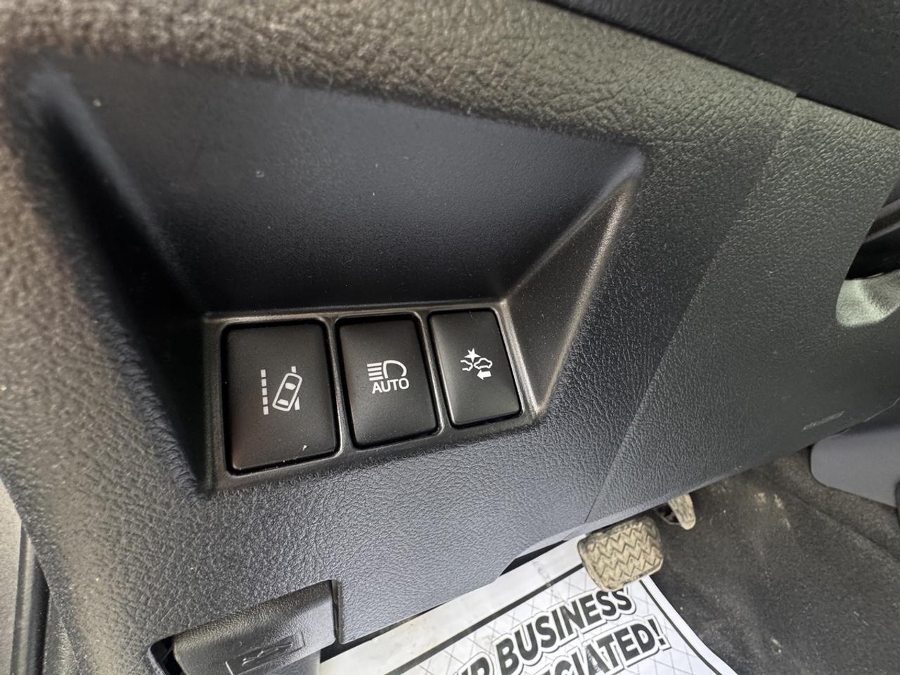 2018 Toyota Yaris LE Photo