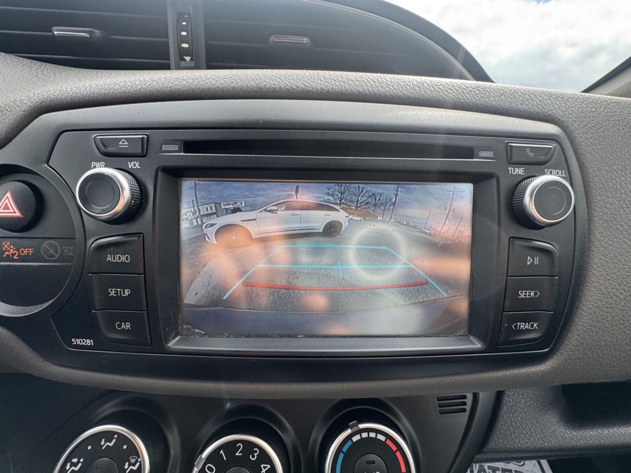 2018 Toyota Yaris LE Photo