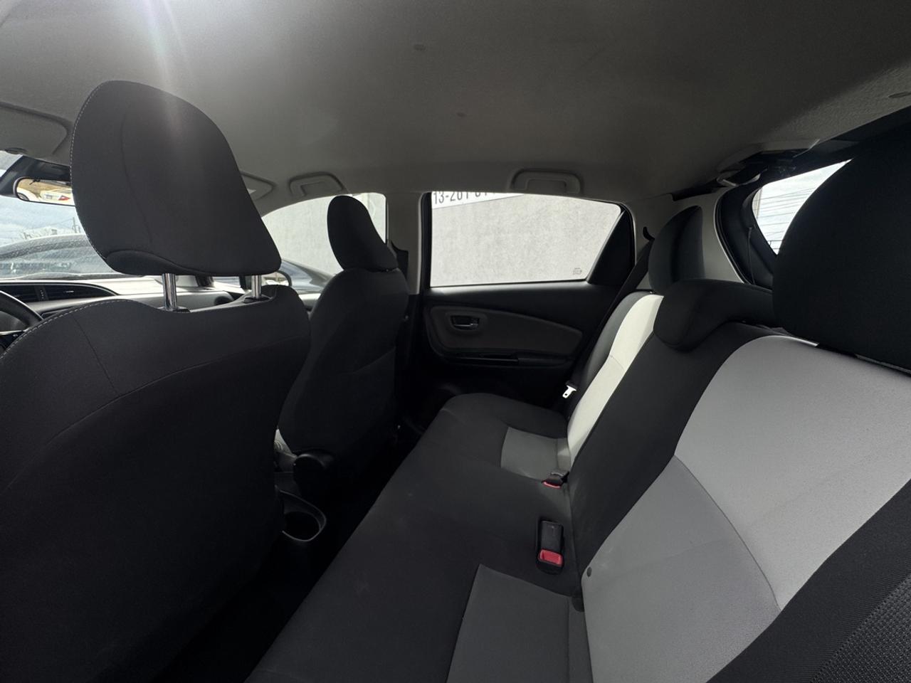 2018 Toyota Yaris LE Photo