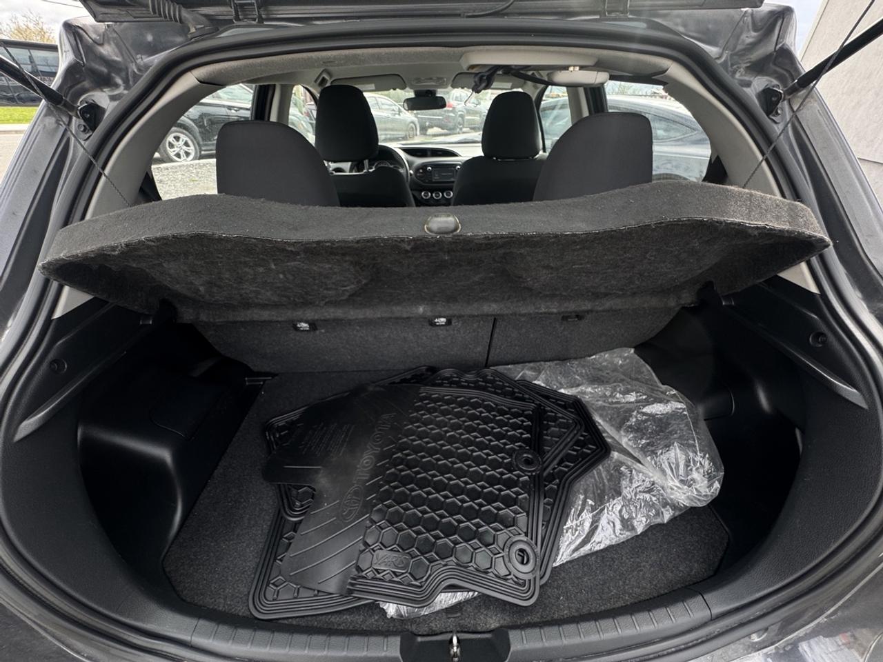 2018 Toyota Yaris LE Photo