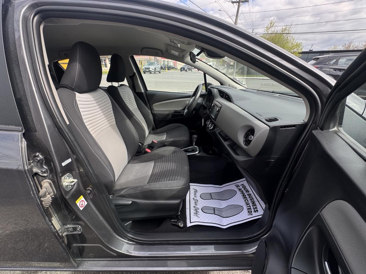 2018 Toyota Yaris LE Photo