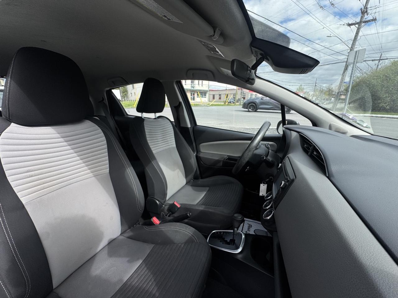 2018 Toyota Yaris LE Photo