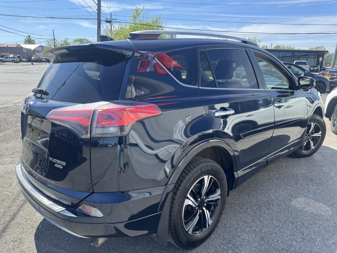 2017 Toyota RAV4 LIMITED AWD PLATINUM Photo