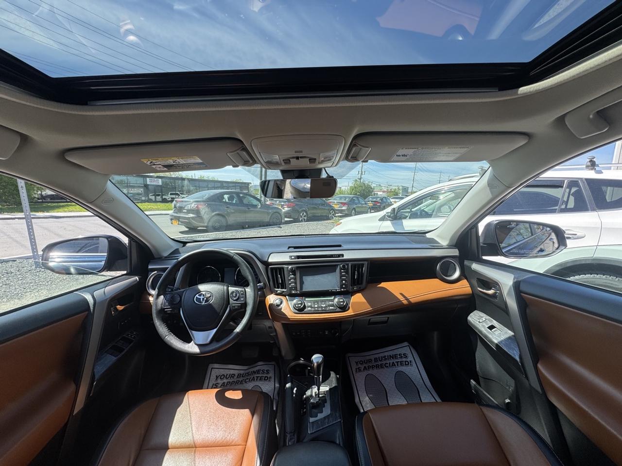 2017 Toyota RAV4 LIMITED AWD PLATINUM Photo