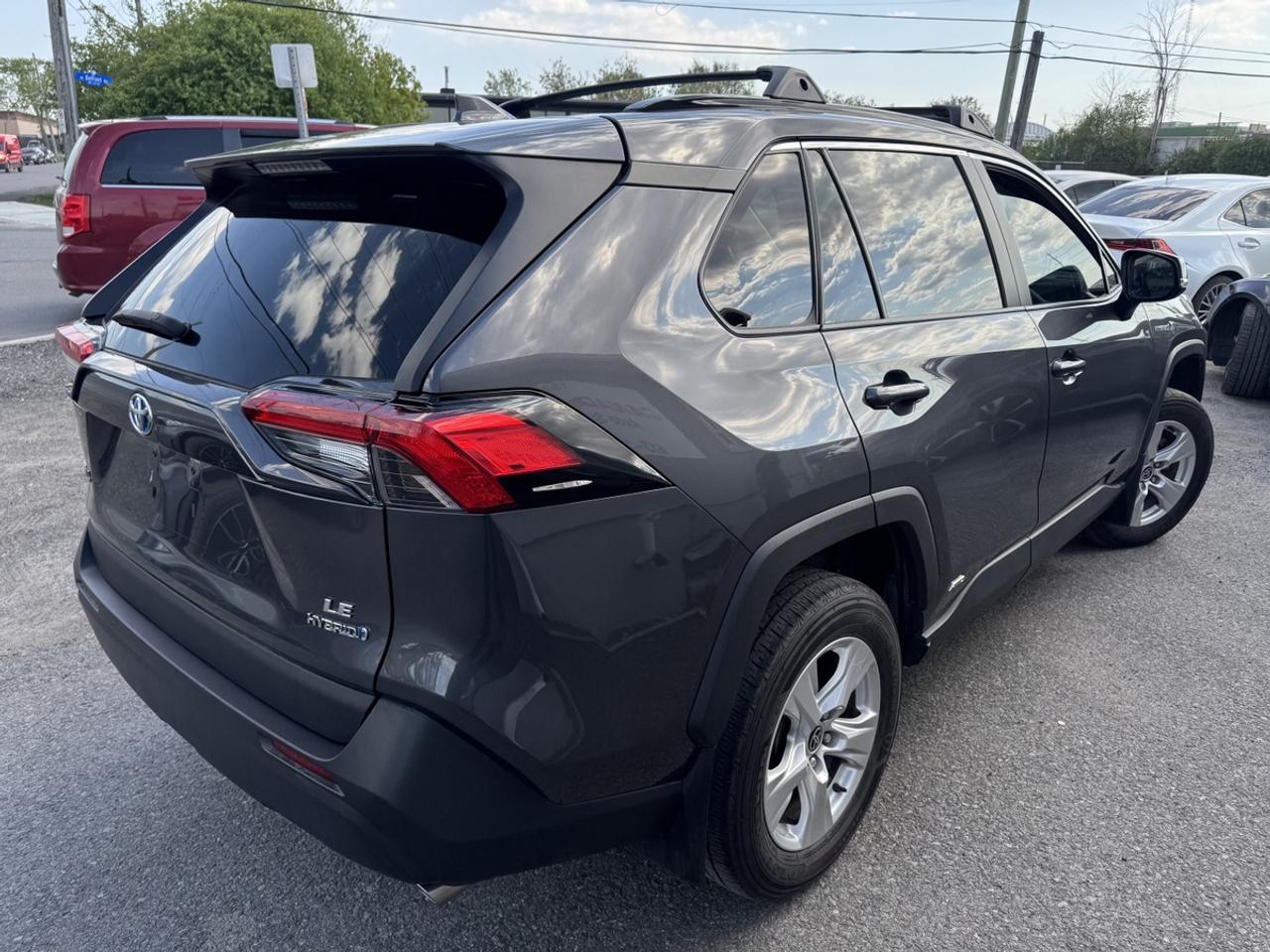 2021 Toyota RAV4 LE Hybrid AWD Photo