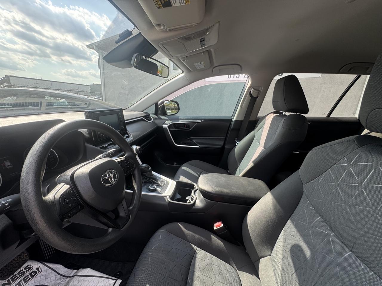 2021 Toyota RAV4 LE Hybrid AWD Photo